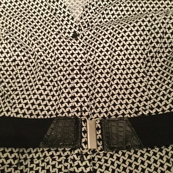Black and White belted Top - Picture 5 of 8